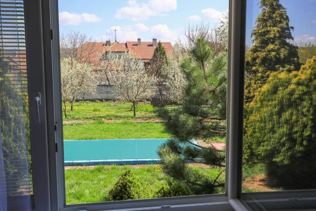 Pohodlný apartmán s ptačí zahradou Uherské Hradiště Exterior foto